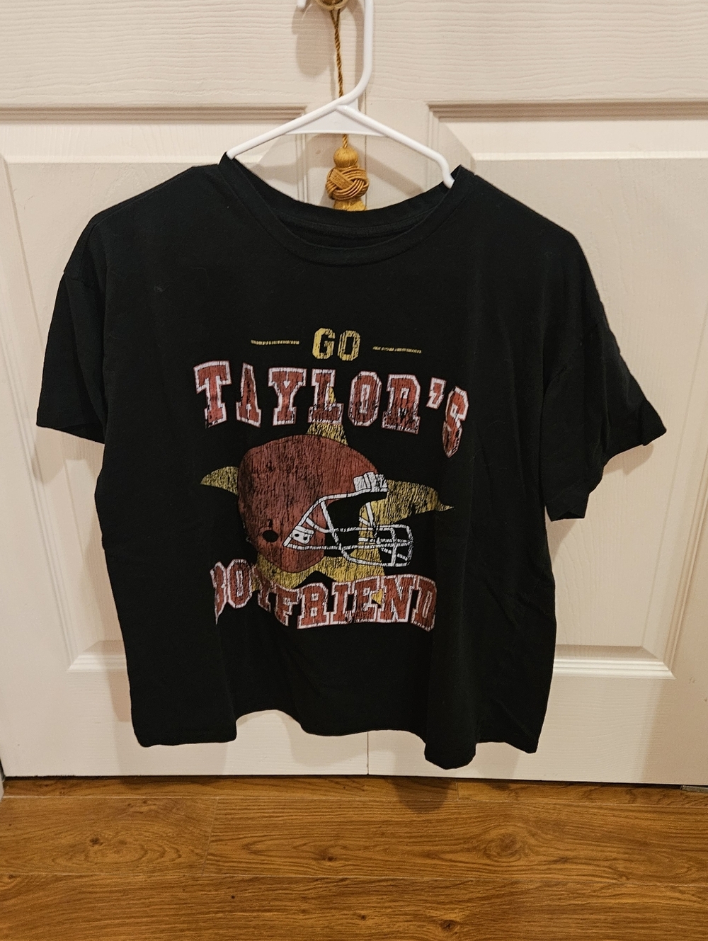 Taylor Swift Inspired Football T-shirt "GO TAYLOR'S BOYFRIEND" 🏈
